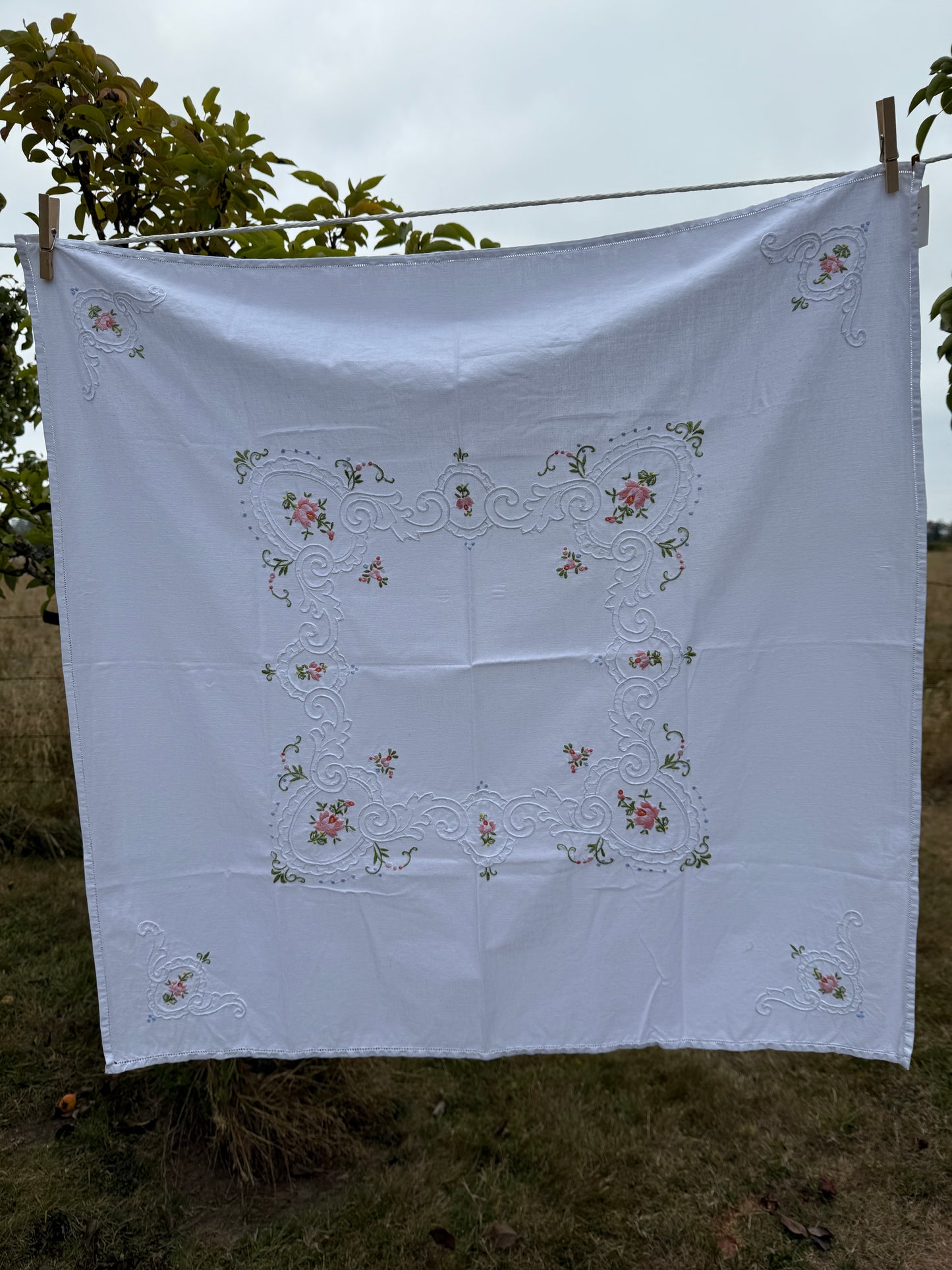 AA.White with pink roses 33" x 32"