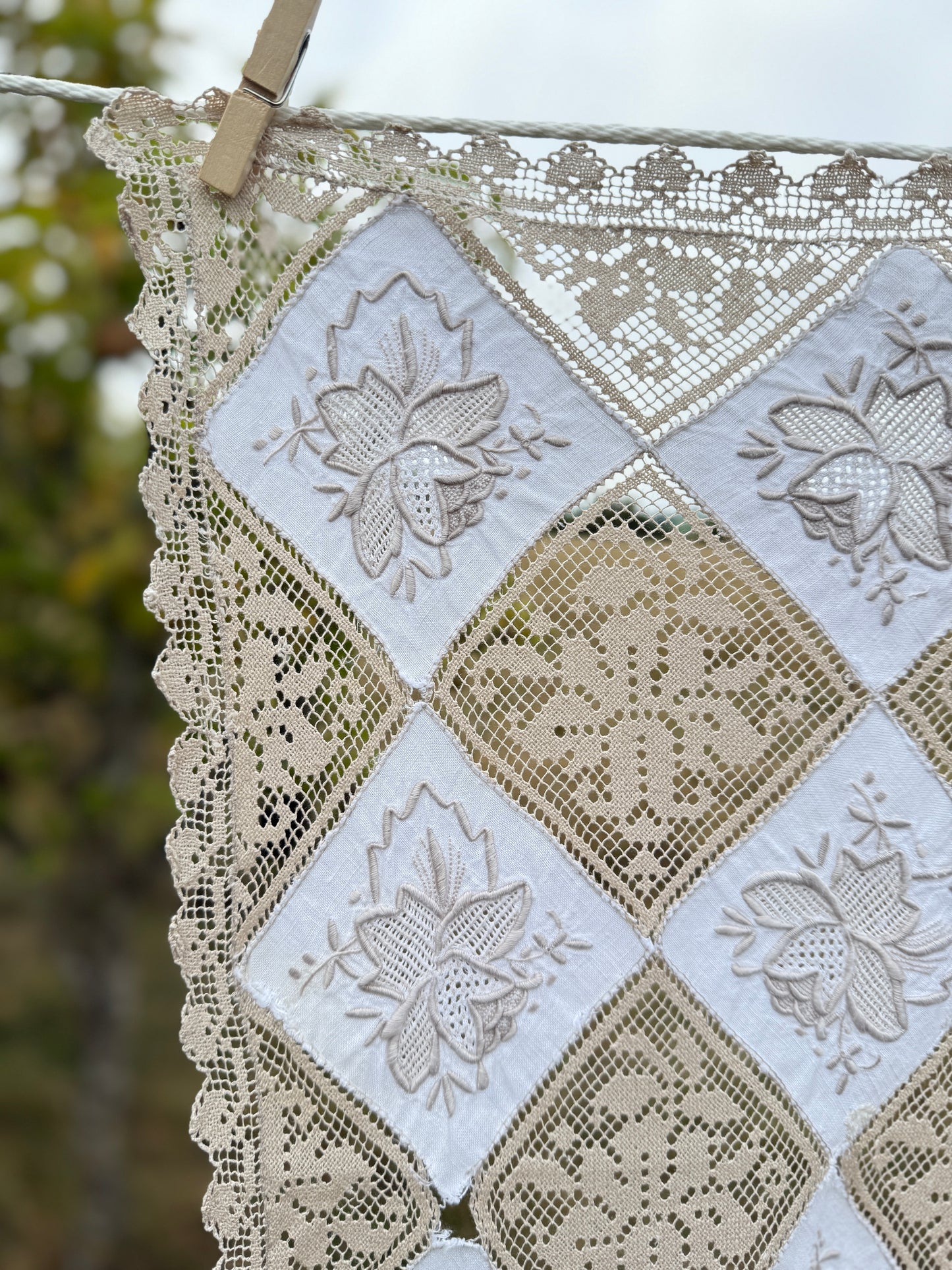 AA.white and tan lace 16" x 45"