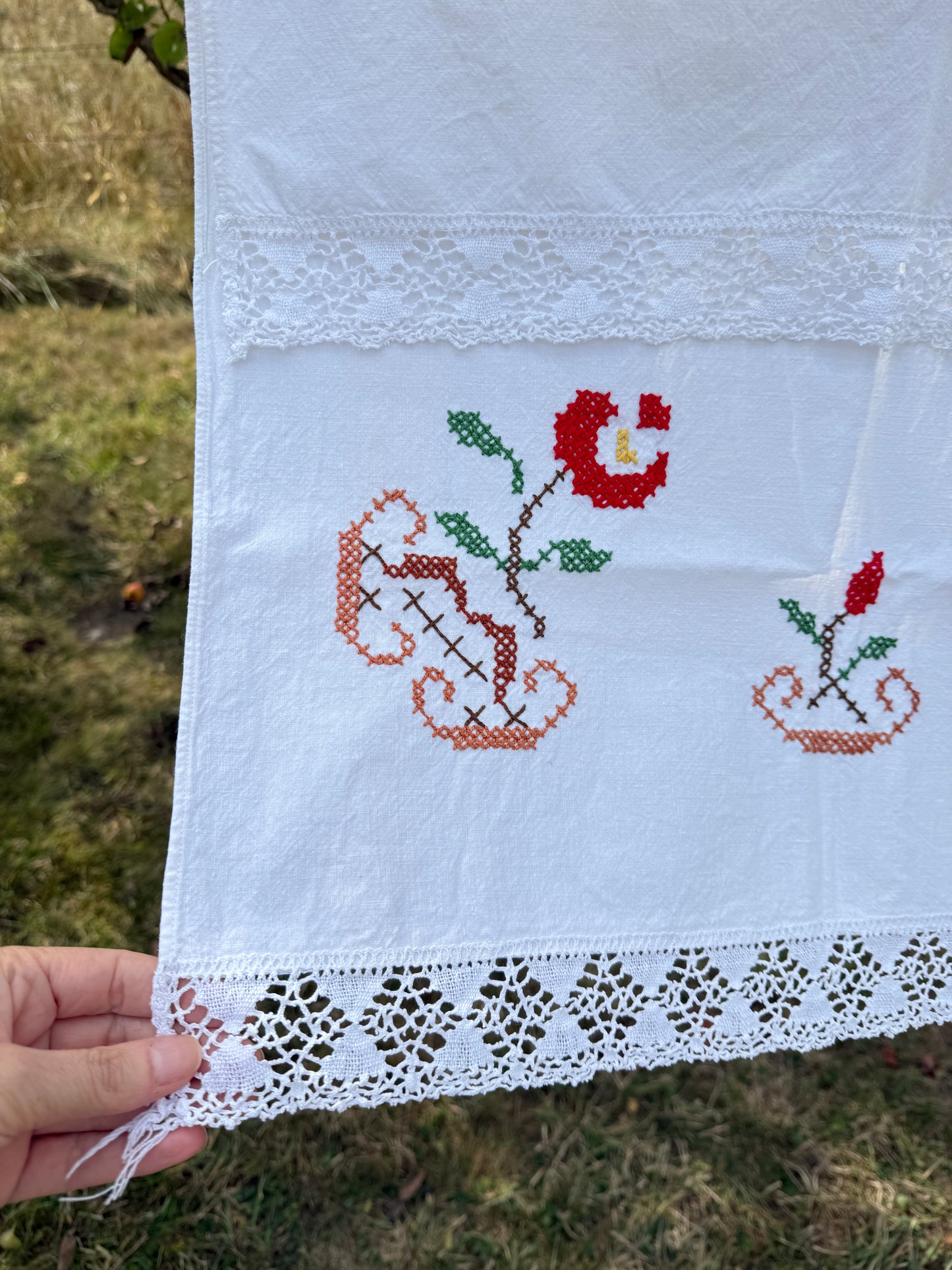 AA. red cross stitched tulips 21" x 52"