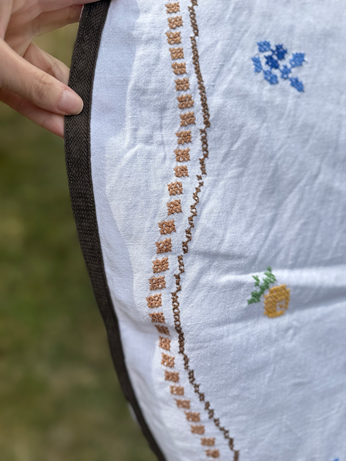 AA. Harvest embroidery round on canvas 43" round