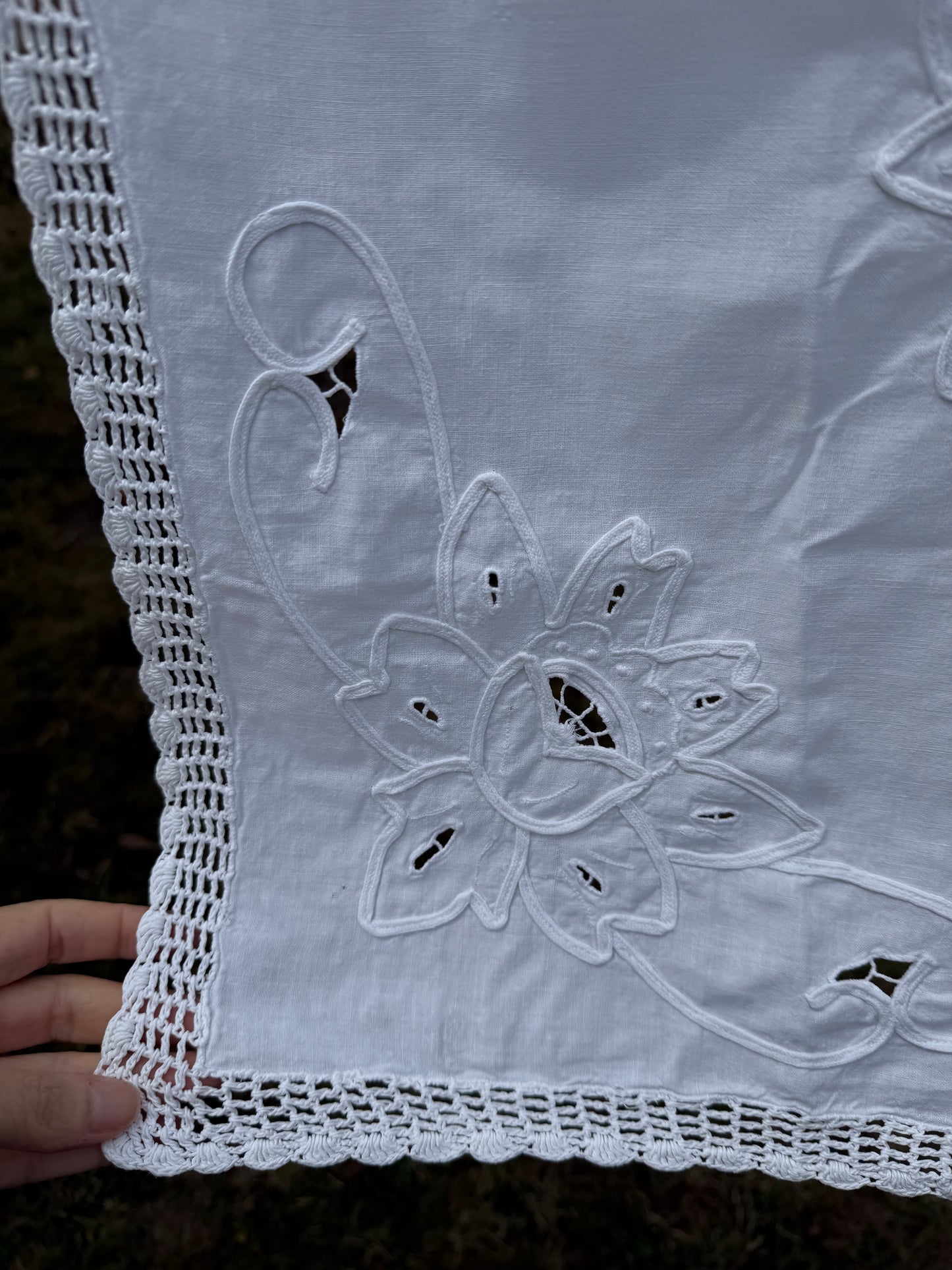 AA.white and white crochet 30"x30"