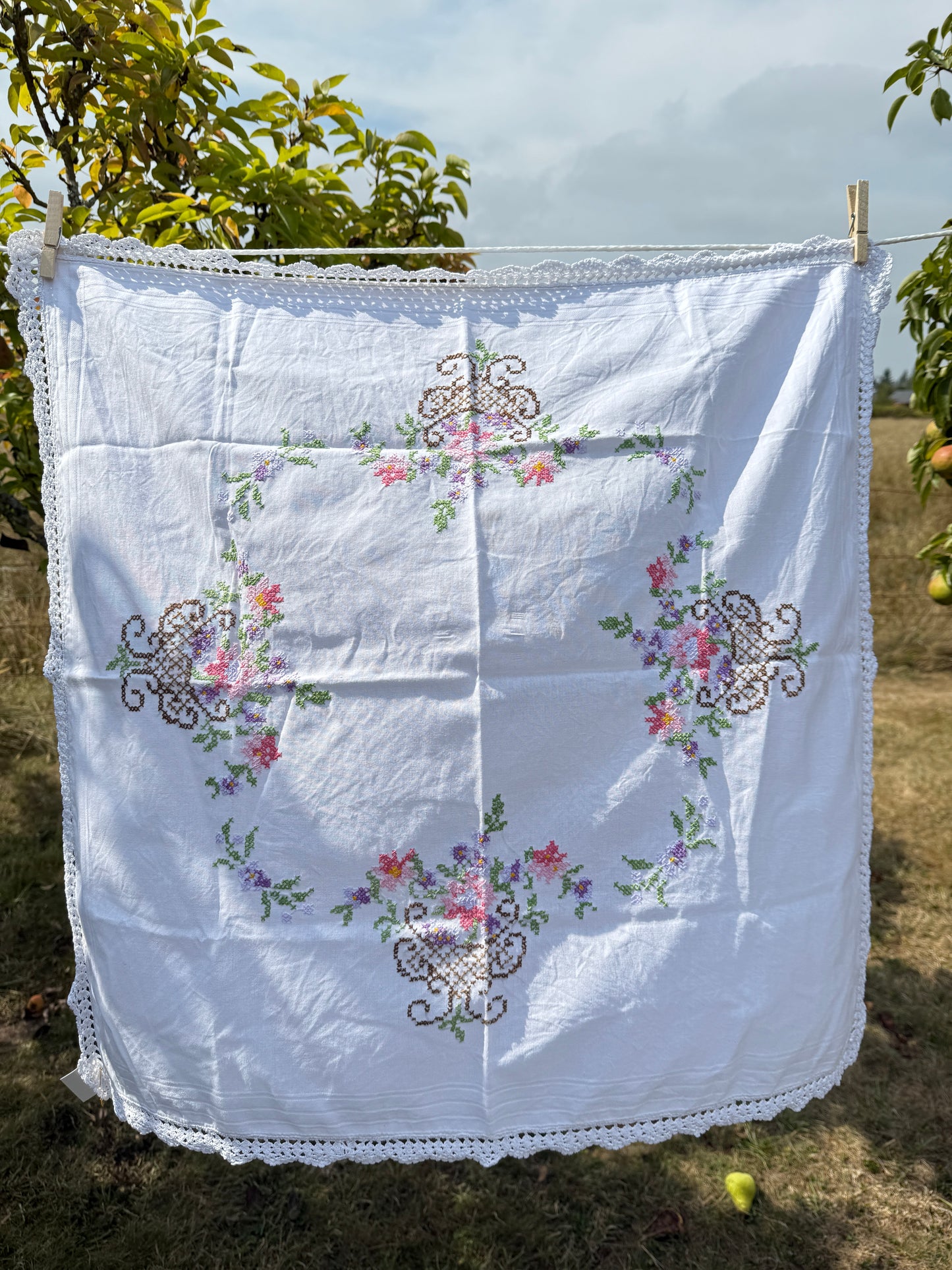 AA.colorful flower basket with crochet trim 30" x 31"