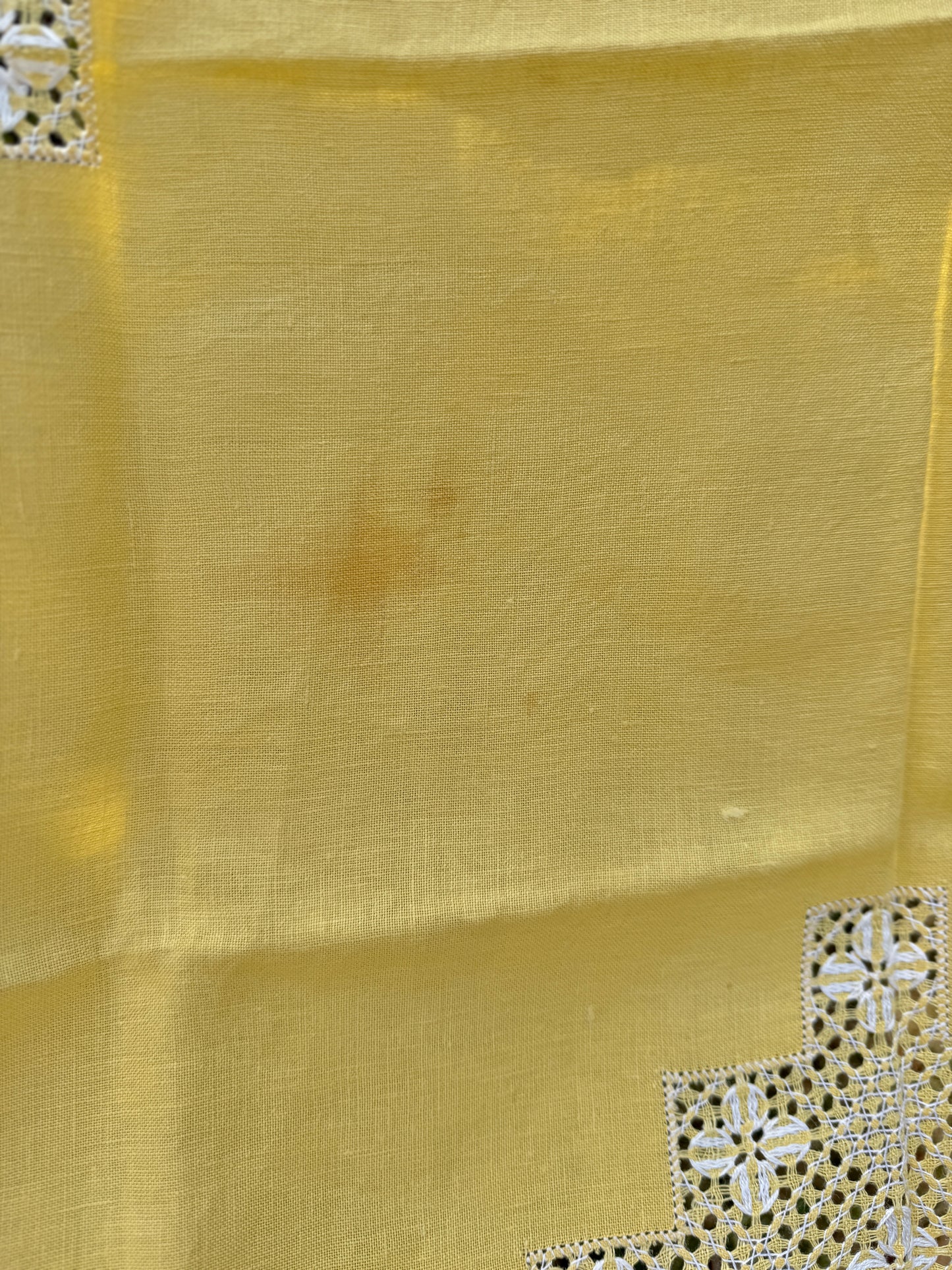 AA. yellow linen 34" x 35"